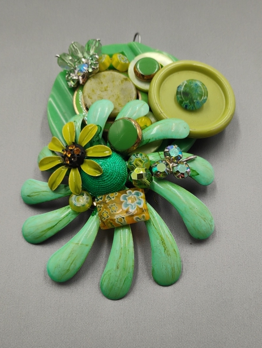 Vintage Sarah Jane Green Floral Mixed-Media Pendant Hand Made Rare Artisan